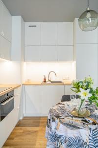 Rakowicka Apt - Main Station, Old Town nearby - by Rentujemy