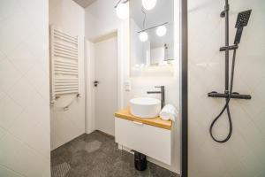 Rakowicka Apt - Main Station, Old Town nearby - by Rentujemy