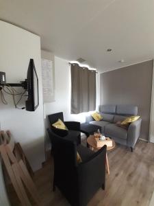 Chalet near the sea with garden and shared pool