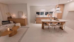 DMC Premium House