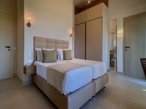 Home for 8 in Sane, Greece