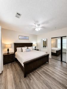 Dog-friendly condo on ground floor with fast WiFi, shared pool, hot tub, & WD