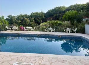 Mostoliva Sea View Studios