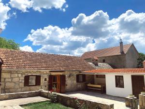 Authentic Stone House - Holiday Home Ivana