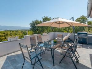Holiday Apartment Lavendel with Pool
