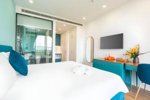 Seventeen Phu Quoc Apartments - Hillside & Firework view
