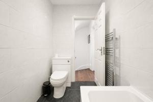 2 Bed Top Floor Apt Kensington London W8