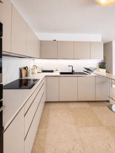 82m2 apartment 6 people terrace air conditioning parking