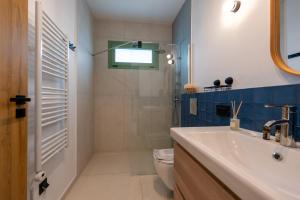 Asini deluxe suite 8, with rooftop terrace and breathtaking views
