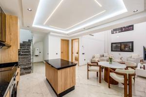 Luxury 3BR Duplex in CityCenter Pool Hivernage