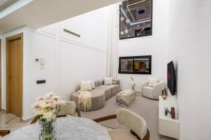 Luxury 3BR Duplex in CityCenter Pool Hivernage
