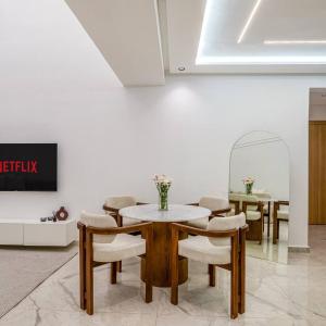 Luxury 3BR Duplex in CityCenter Pool Hivernage