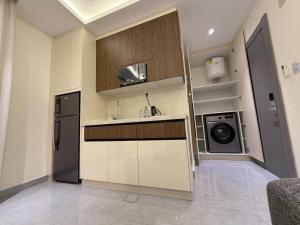 102 JRE apartment with stunning boulevard veiw