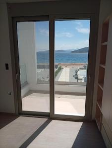 Almira Suites by the sea 2