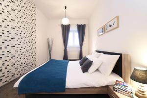 Block Apartment 