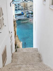 2-Bedroom Modern Apartment in Xlendi,Gozo