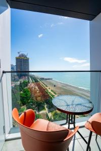 Beachfront Apartment with Stunning Views in Alliance Privilege