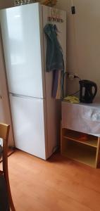 Maxwel TWIN ROOM, Forest 5 minutes, Playgrounds, athletic stadium, free tennis court 15 minutes,, free tennis coaching available