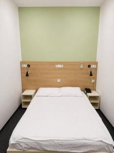 Orange Hotel