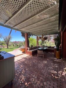 Serene Villa with 4 Pools, Palmeraie, Marrakech