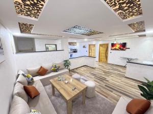 Comfortable Basement Apartment Self Check-in