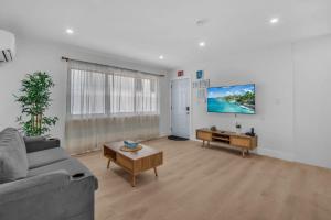 #1 - Romantic Beach Escape 1BR Walk to Ocean