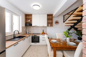 My Dalmatia - Holiday Home Casa Ivana