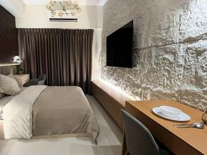 Modern Studio in Makati with High-Speed Wi-Fi