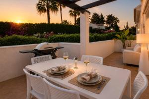 Ivy Pool Nueva Andalucia Bbq
