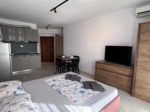 Sea-View Studio in Royal Palm Resort near Beach