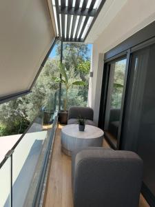 KLA Luxury Boutique Suites by WESTBOOKING GR