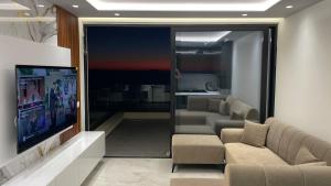 Ionian Bay Luxury Suite - Gated Seafront for 10