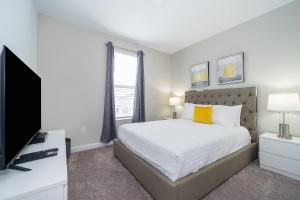 6BR Storey Lake Villa with private Pool 4176SS