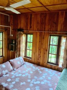 Travellers Hut Homestay Mawlynnong l Blossom Garden