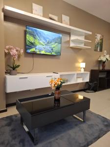 Vast Space 1BR -40sqm -4pax -Parking -MOA,PICC,WTC,AIPORT
