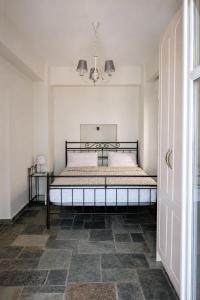 Stellinas House 2