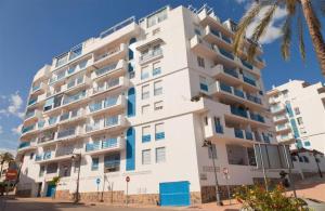 Elegant Apartment next to Beach & Marina Estepona