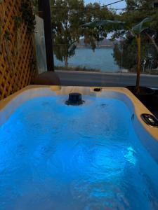 KLA Luxury Boutique Villa with Pool & Jacuzzi by WESTBOOKING GR