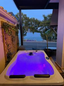 KLA Luxury Boutique Villa with Pool & Jacuzzi by WESTBOOKING GR