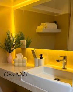 MOA Area 1BR Condo at SMDC Shore 3 with Balcony and Pool Access