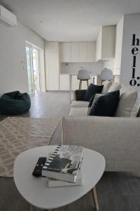 Central Living & Pool