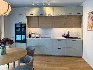 Baker House Apartments - Free Private Parking