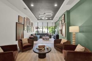 Modern 2BR OTR Pool, Gym, Prime Location