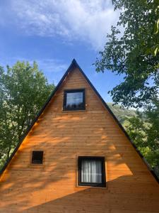Chachkari Cottage
