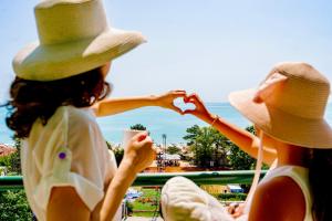 Palm Beach Hotel -Inclusive with Free beach package & Private Beach