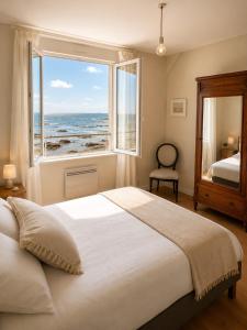 LocaLise - M6C - Les Clés de lOcéan - Maison avec vue mer exceptionnelle - Accès plage immédiat depuis la terrasse - Terrasse, jardin clos - Wifi inclus - Linge de lit inclus