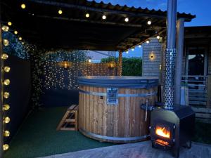 Chalet avec bain nordique et piscine Chambre dhôtes La Siesta