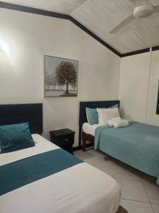 Roots Cafe Negril Rooms