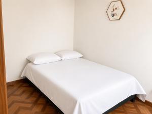 Aparta Suites Torre de Prado 502 Apartamento para 5 Personas