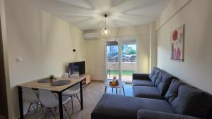 V2 Apartment, Keramoti